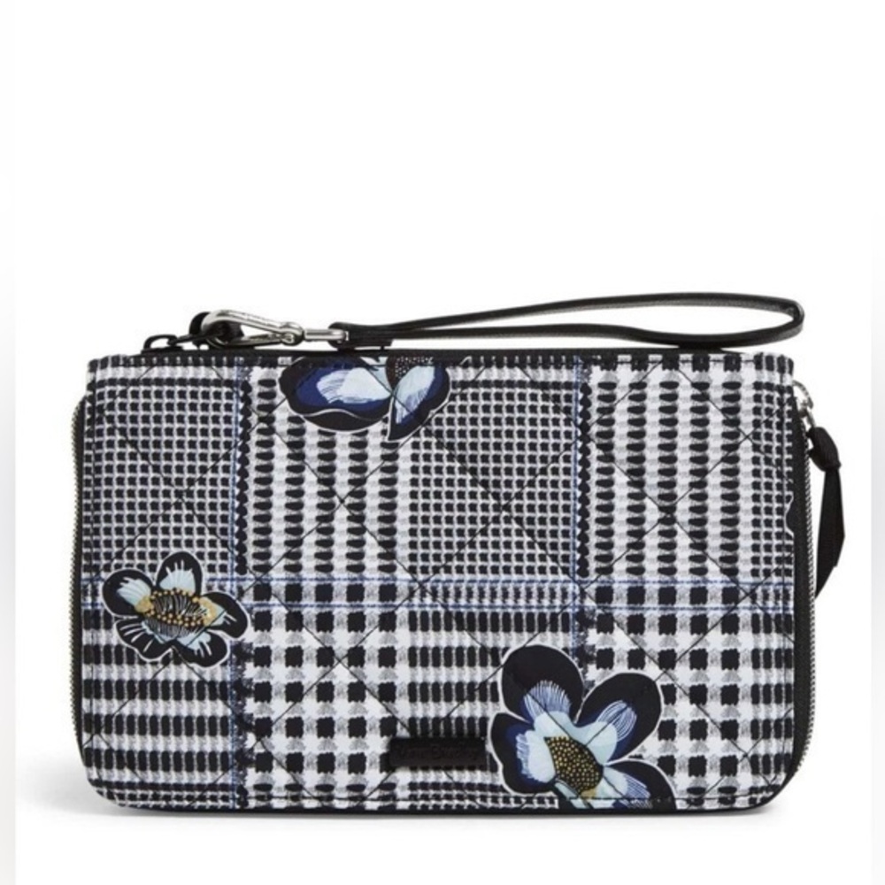 Vera Bradley Writstlet wallet